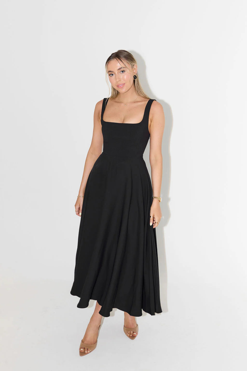 Vilindi |Robe à encolure carrée